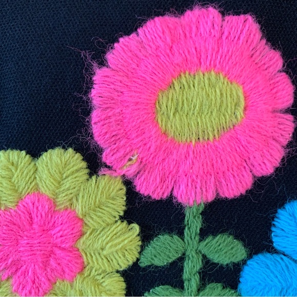 Vintage 60s Floral Top Blouse Neon Mod Yarn Flowers Crewel Small - Picture 8 of 9